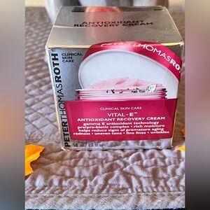 Peter Thomas Roth Skin Rejuvenating Cream